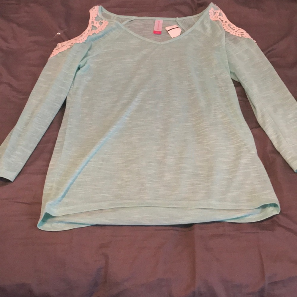 teal top